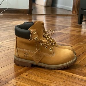 Timberlands | Brown | Size: 8